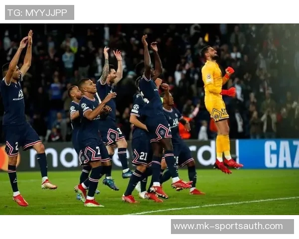 英超激战巴黎圣日耳曼6比2大胜多特蒙德点球大战瞬间点燃全场激情