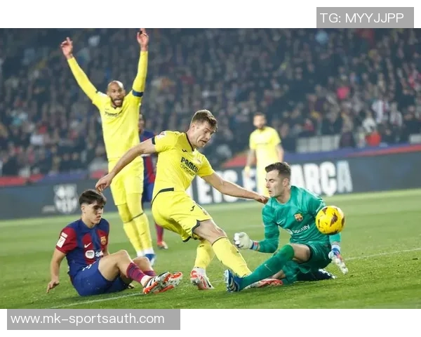 国王杯激战巴萨与巴黎圣日耳曼平局红牌事件引发全场热议与十大精彩进球回顾