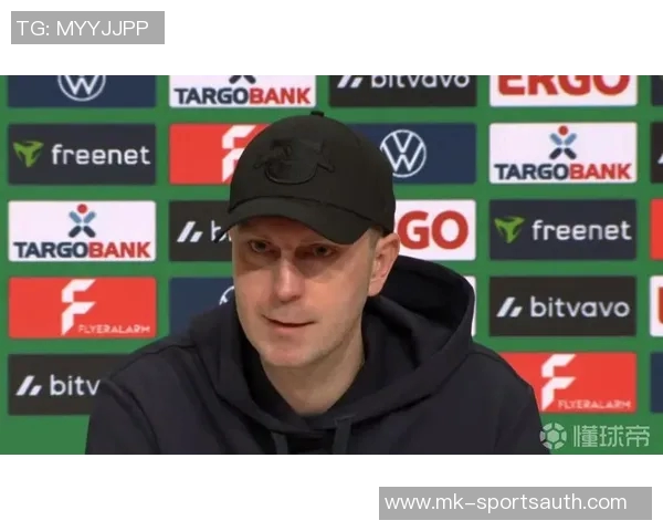 欧冠激战莱比锡凭神扑力克那不勒斯争议判罚引发热议