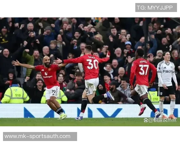 英超激战：那不勒斯险胜波尔图红牌事件引发全场热议与争议