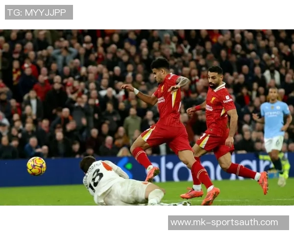 足总杯激战利物浦与多特蒙德战平神扑引发争议判罚全场沸腾